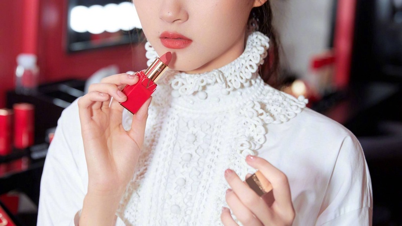 关晓彤李昀锐新剧花絮曝光片场甜蜜互动引期待
